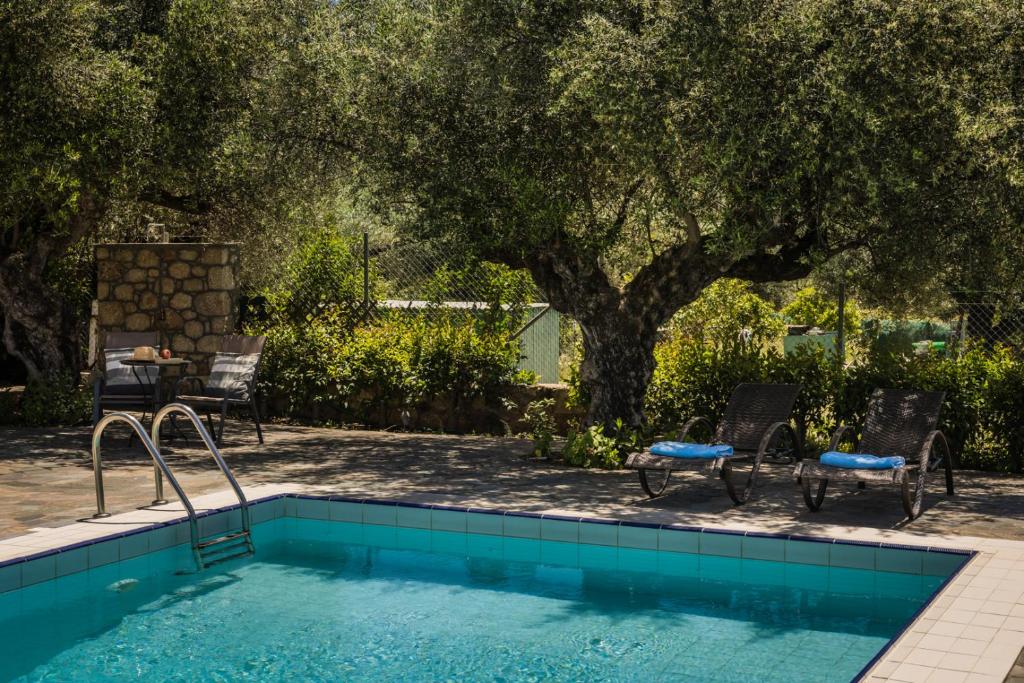 Bazén v ubytování Eleonas Houses - Kardamili's Acqua Bliss nebo v jeho okolí
