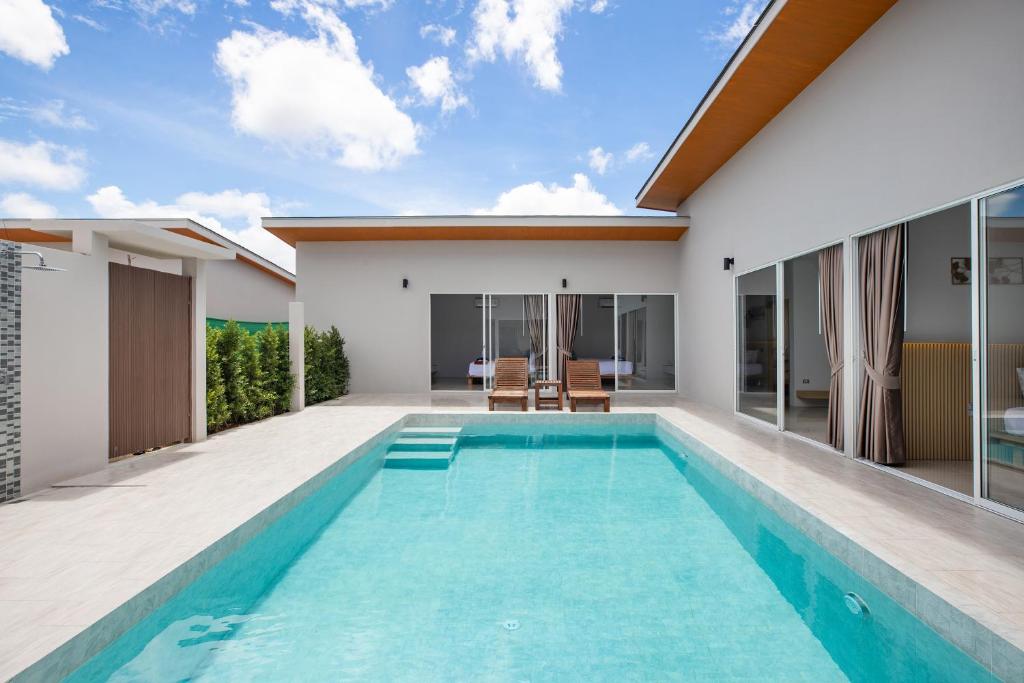 Gallery image of Andaman Best Time Grand Pool Villa in Phuket Town