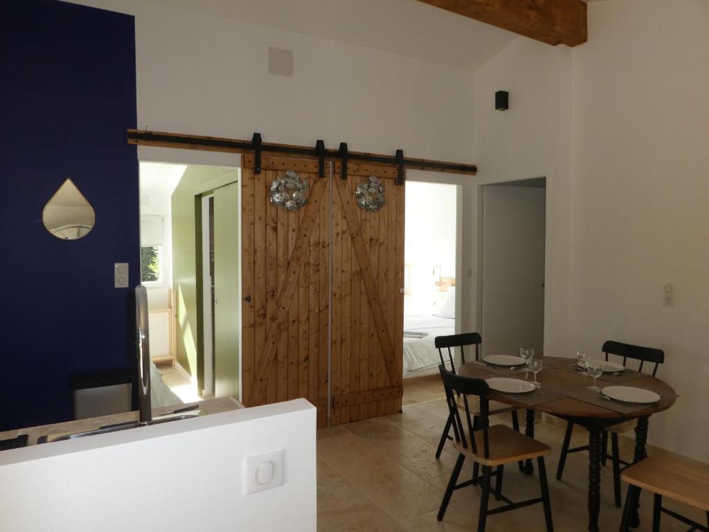 Fotografie z fotogalerie ubytování L'auguste maison d'hôtes v destinaci Valensole