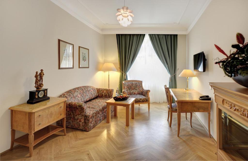Grandhotel Ambassador Národní Dum - Resim 16