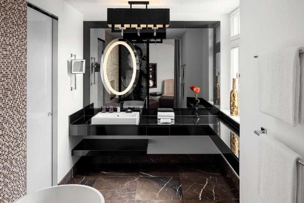 Roomers Berlin Steinplatz, Autograph Collection - Resim 43