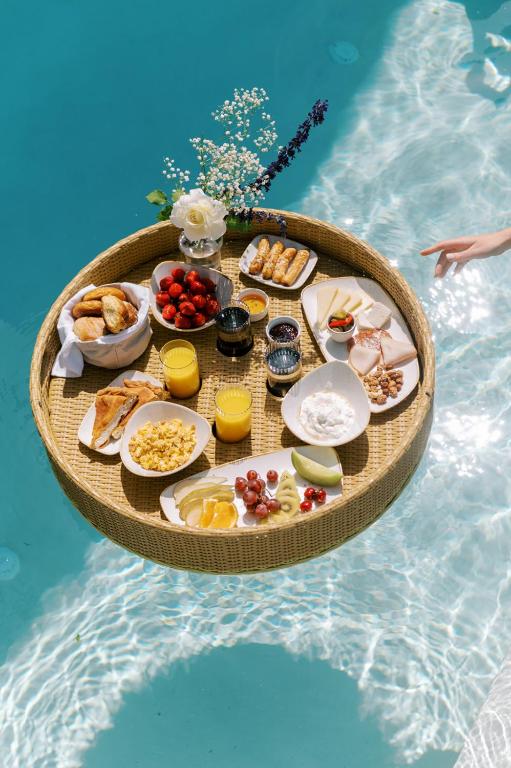 Jedlo v ubytovaní bed & breakfast alebo blízkom okolí
