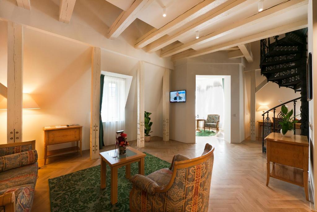 Grandhotel Ambassador Národní Dum - Resim 12