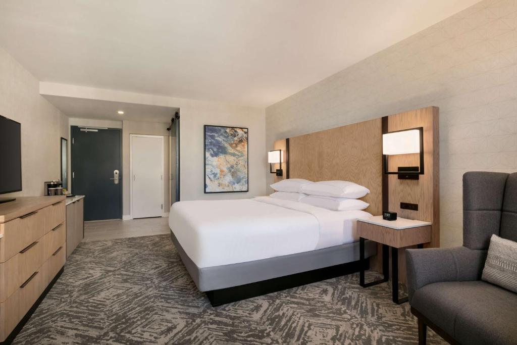 DoubleTree by Hilton Canton Downtown - Habitación King