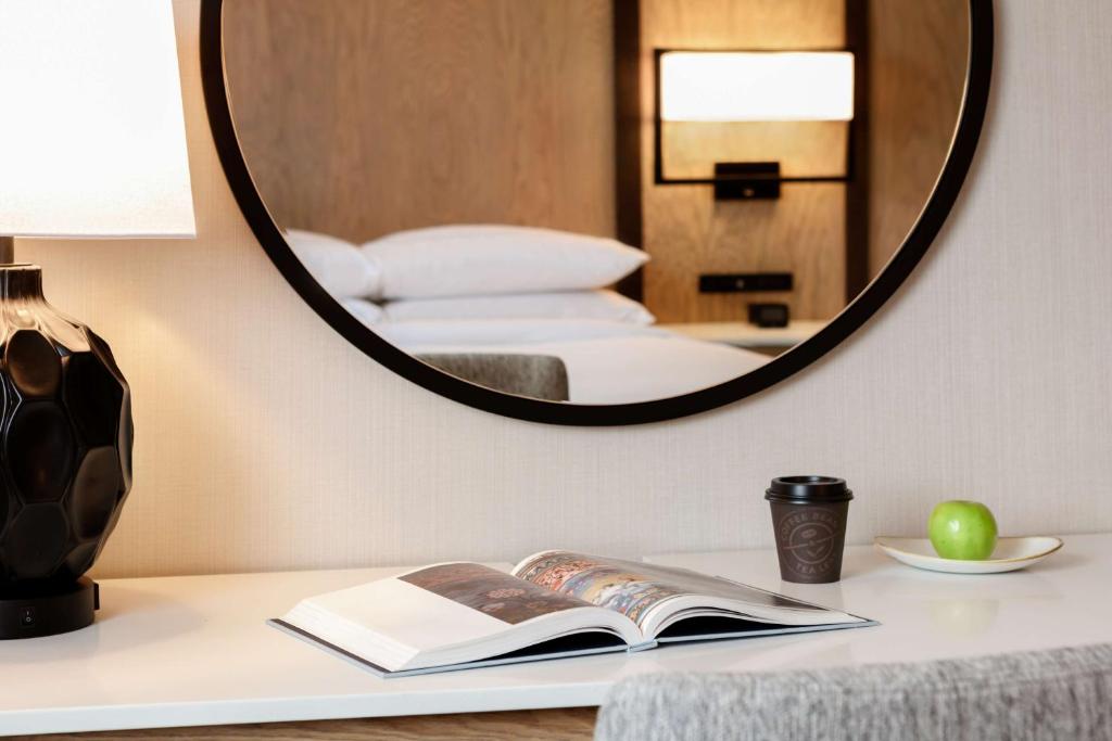 DoubleTree by Hilton Canton Downtown - Habitación Queen Con Dos Camas Queen