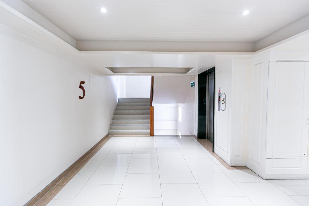 A Room Bangkok Sathorn