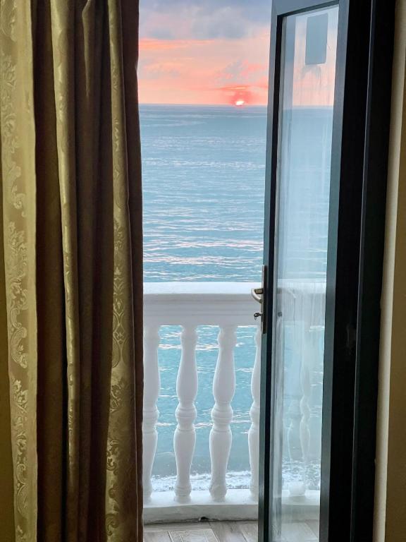 Nespecifikovaný výhled na moře nebo výhled na moře při pohledu z hotelu