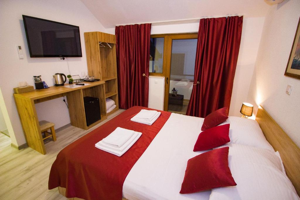 Postel nebo postele na pokoji v ubytování Villa Deny Mostar - with free parking