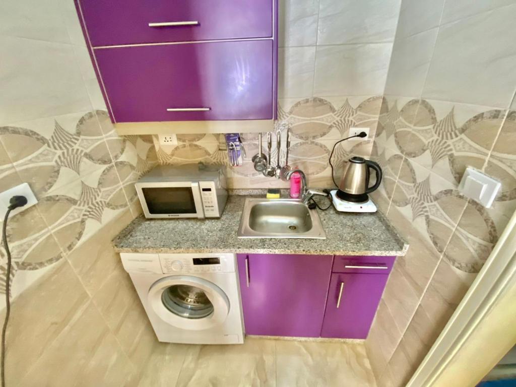 Kuchyň nebo kuchyňský kout v ubytování Villa Mira Guesthouse 1 - Downtown Central Amman - AL DIYRIH