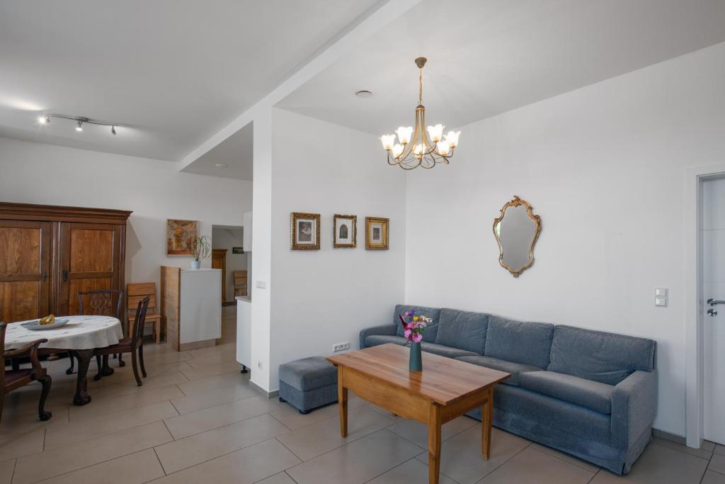 Sonnenschloss - Three-Bedroom Apartment