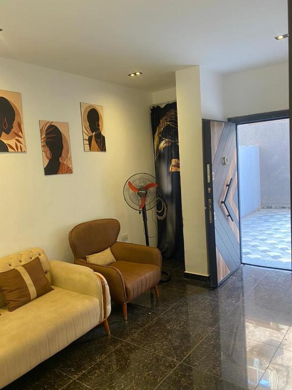 Via broker, Cairo (updated prices 2024)