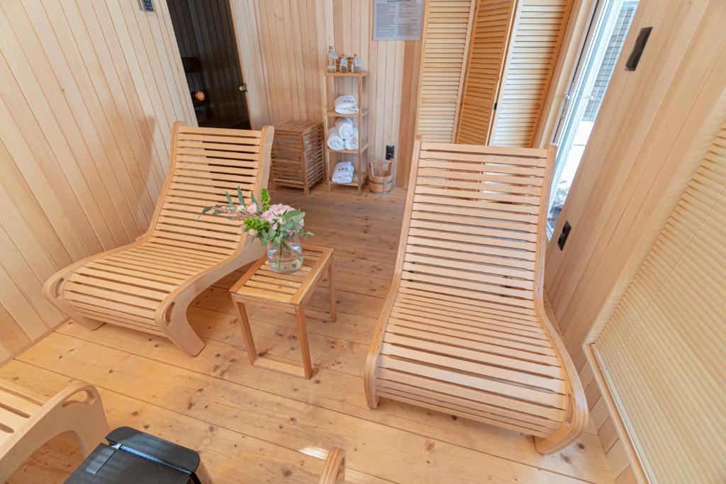 Posezení v ubytování M2 Resort Wellness & Spa