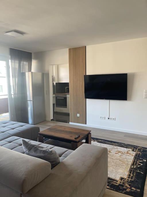 Wohnung in Köln Niehl am Rhein, Köln (aktualisierte Preise für 2025)