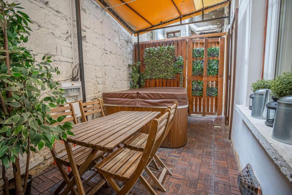 Hot tube apartment in the heart of Budapest, Kazinczy street 1075 Budapest, Kazinczy utca 32 kép - 1