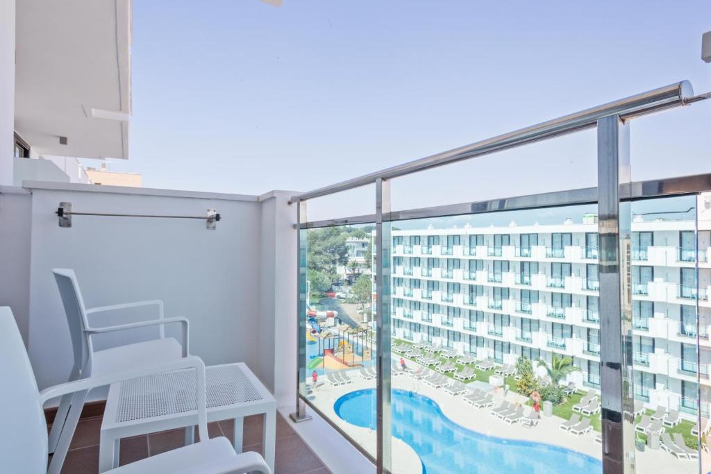 Bazén v ubytování Hotel Best Sol D´Or nebo v jeho okolí