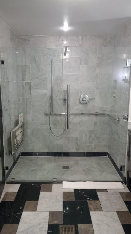 W Miami - Wonderful King Room With Roll-in Shower - Mobility Accessible