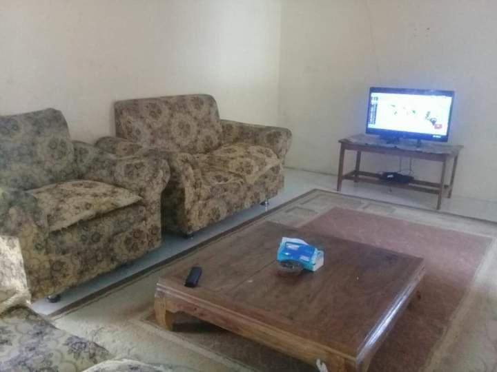 TV a/nebo společenská místnost v ubytování IJEN LAND HOMESTAY
