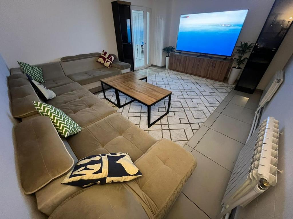 Meeting Place Bishkek - отзывы и видео