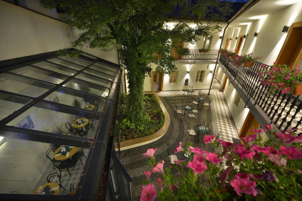 Fotografie z fotogalerie ubytování Hotel At the White Lily v Praze