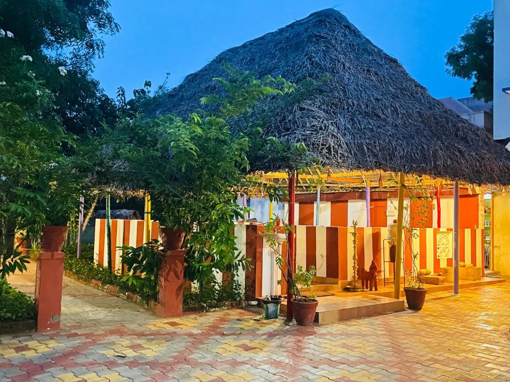 Nespecifikovaný výhled na hory nebo výhled na hory při pohledu z hotelu