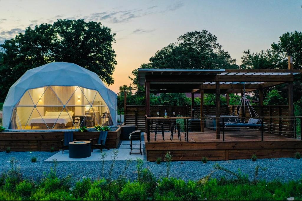 Luxury Glamping Dome “Luna” in countryside with HotTub near Hot Springs AR,  Pearcy – 2023 legfrissebb árai