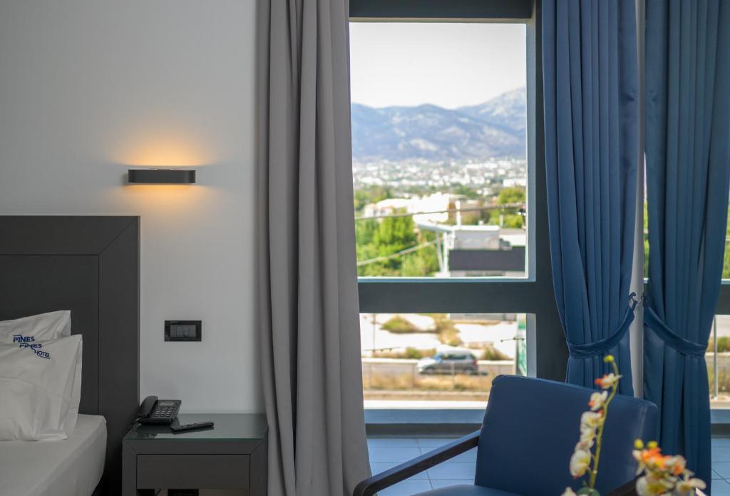 Nespecifikovaný výhled na hory nebo výhled na hory při pohledu z hotelu