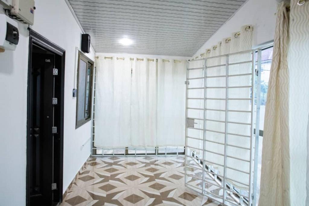 Gallery image of Holly House in Oshien