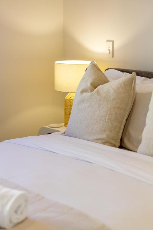 Garden City Getaway 2 bed with sofa bed 1 bath - Resim 19