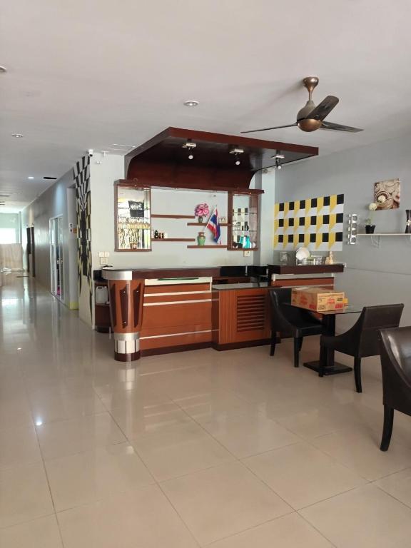 Kuchyň nebo kuchyňský kout v ubytování New Lavender Hotel Patong