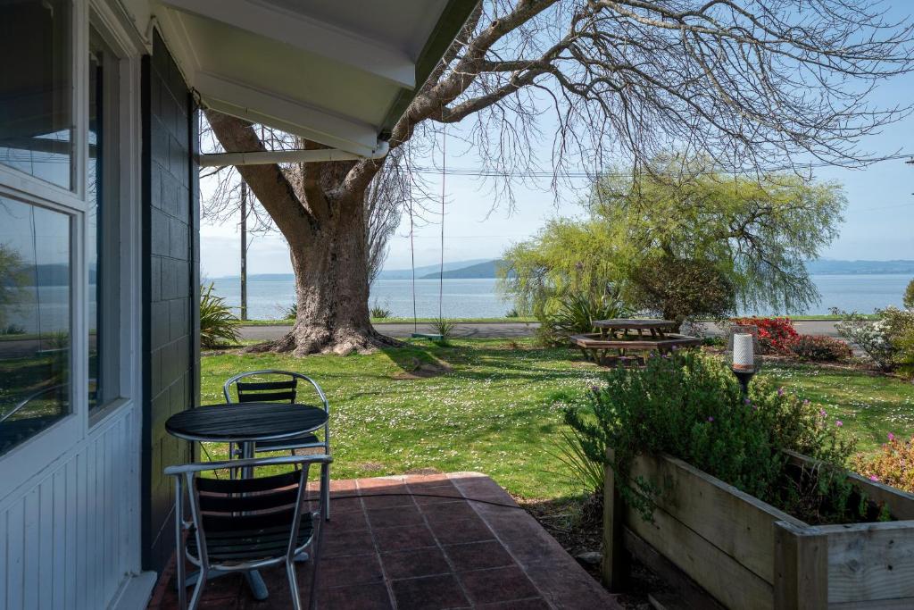 Jack & Di's Lakefront Motel - Resim 13