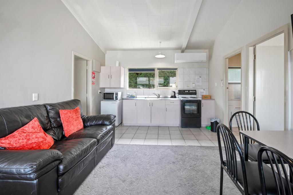 Jack & Di's Lakefront Motel - Resim 12