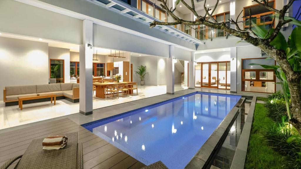 Modern spacious private pool villa in Central Canggu, Canggu (updated ...