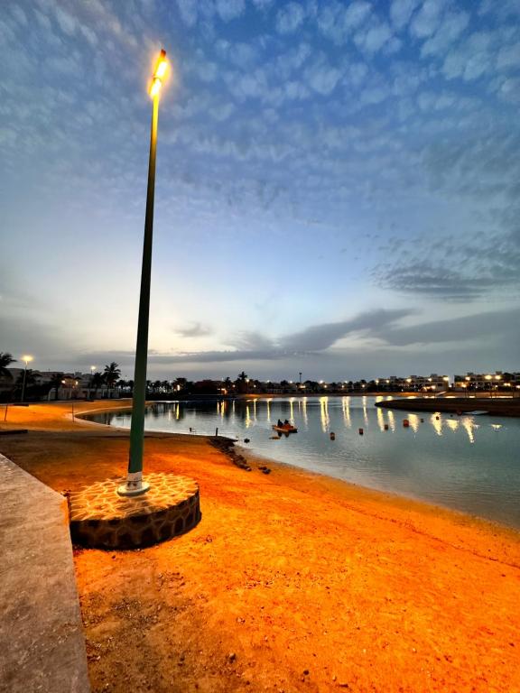 Afbeelding uit fotogalerij van درة العروس - شاطيء الحالمة - شاطيء صالح للسباحة - شاليه فاخر in Durat Alarous