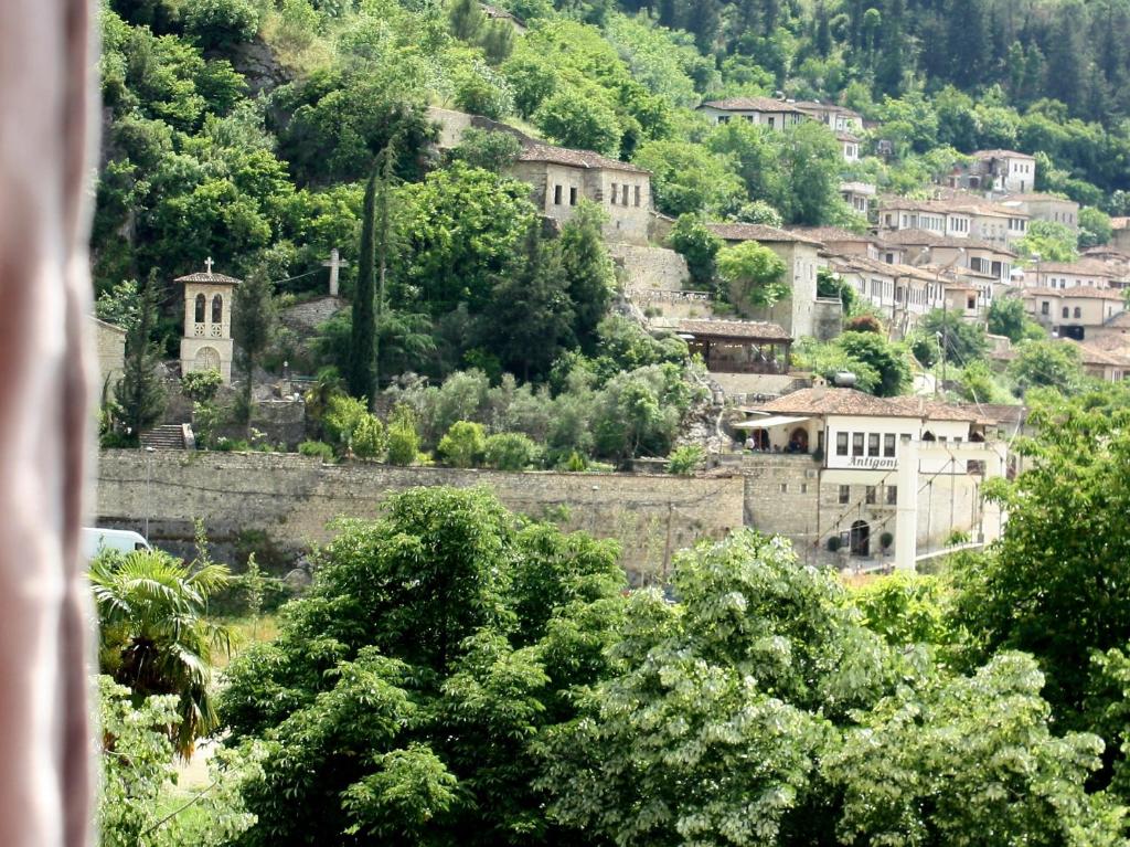 Magda Studio in Berat Center - Image 6