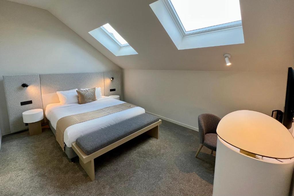 OPO Hotel - Standard King Room