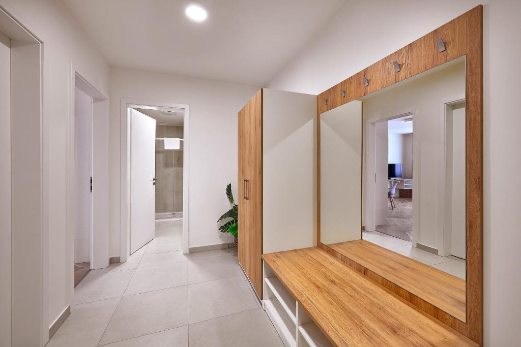 DownTown Suites Rubesova - Resim 25