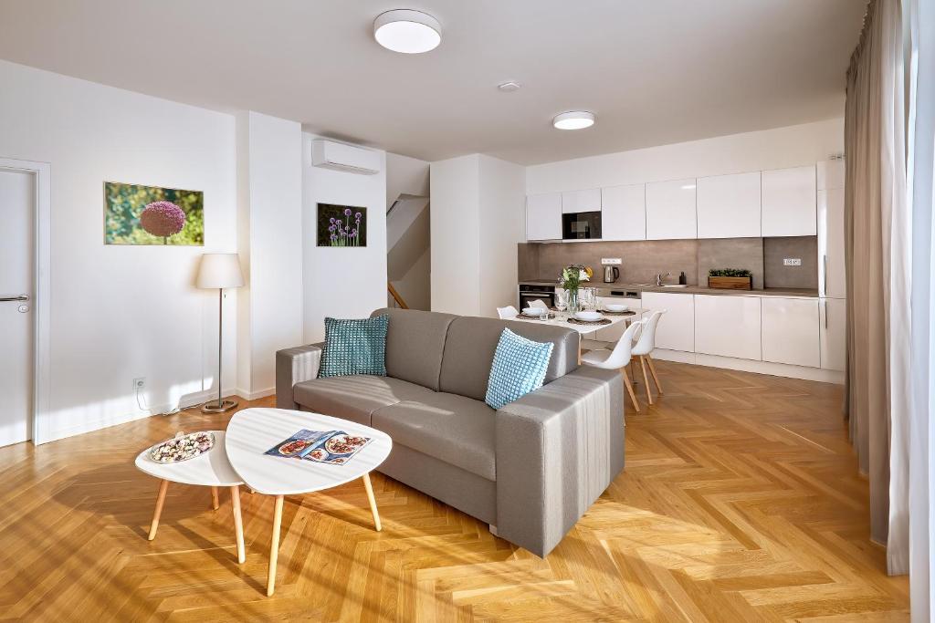 DownTown Suites Rubesova - Resim 37