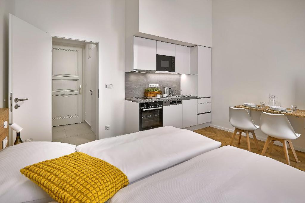 DownTown Suites Rubesova - Resim 39