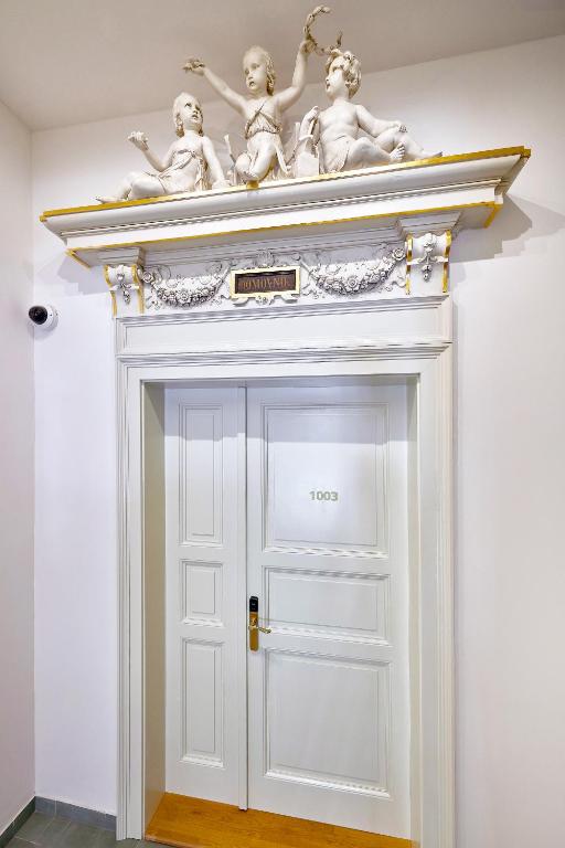 DownTown Suites Rubesova - Resim 14