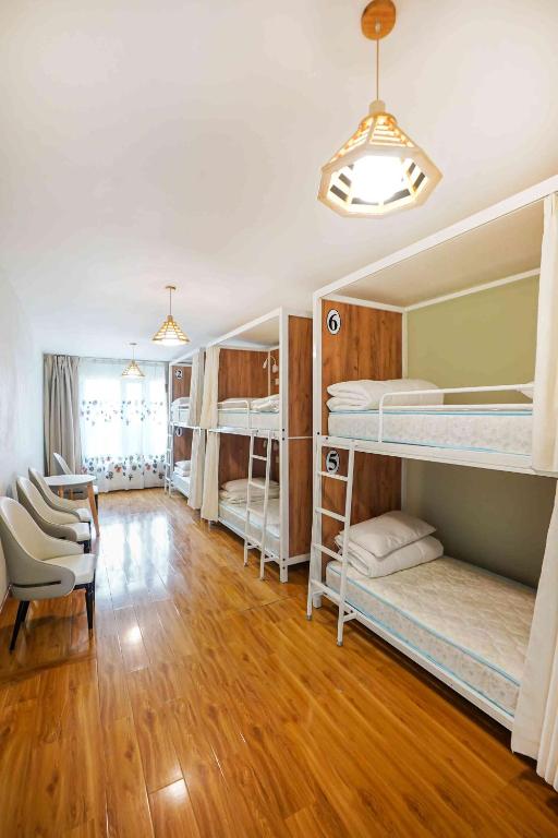 White hostel Mongolia - 6-Bed Male Dormitory Room
