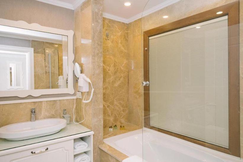 Burgaz İzer Hotel - Camera Tripla