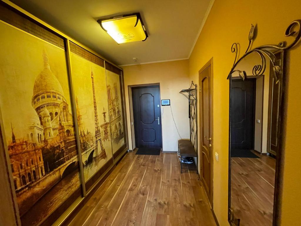 Apartment Voskresenska 18 , Парковые Озера - Salle Familiale