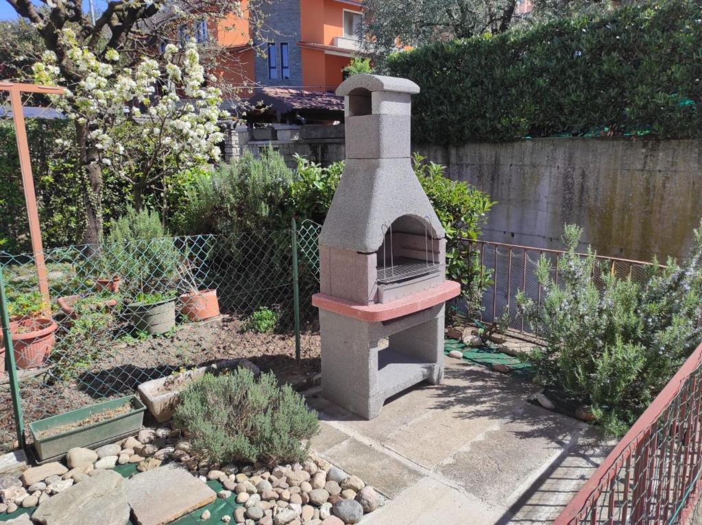Zahrada ubytování CasaDolcelago Sulzano Villa con Giardino Vista Lago Parking Free