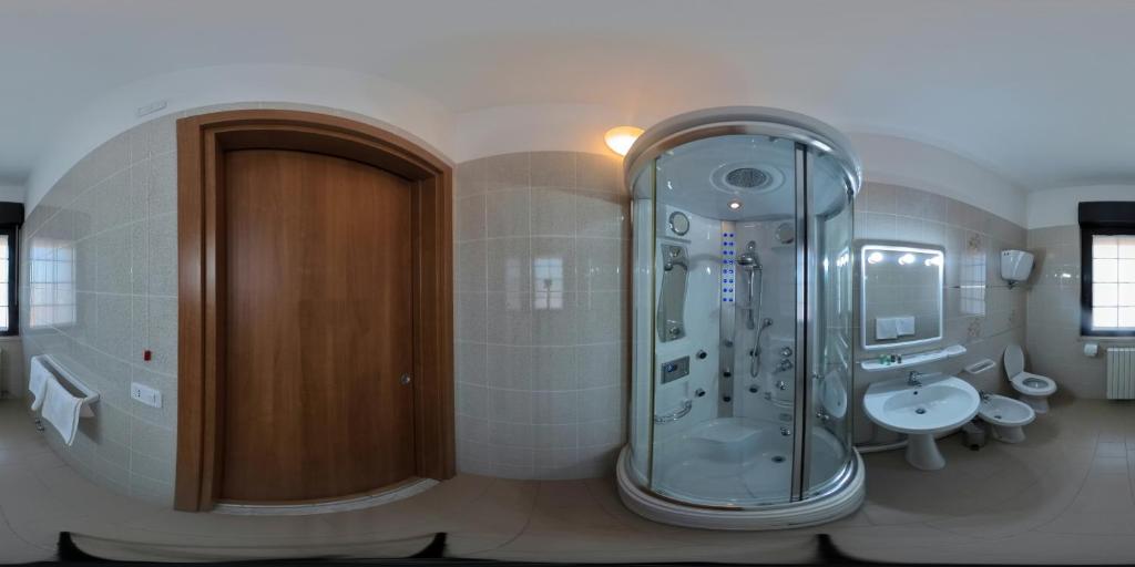Ванна кімната в Pianisi Albergo