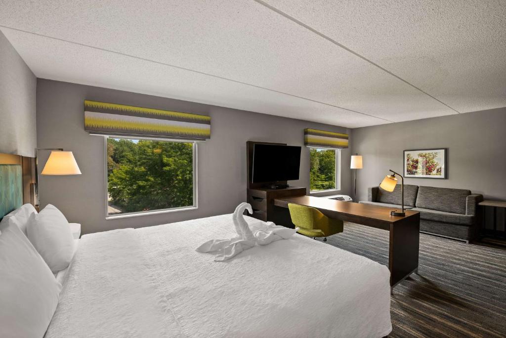 Postel nebo postele na pokoji v ubytování Hampton Inn & Suites Poughkeepsie