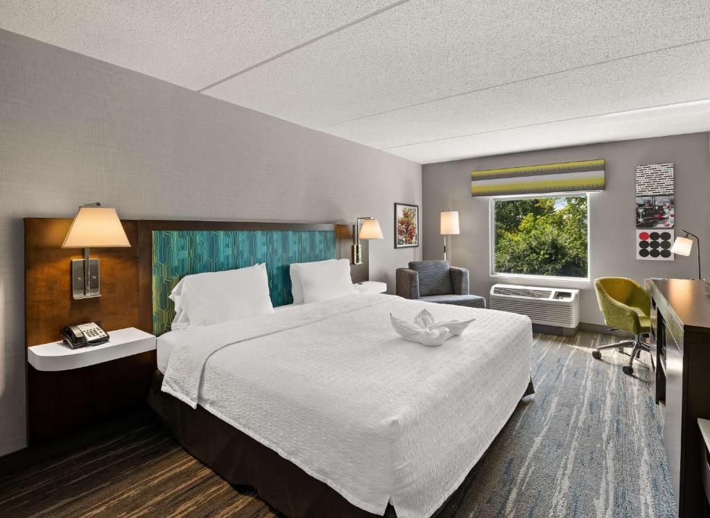 Postel nebo postele na pokoji v ubytování Hampton Inn & Suites Poughkeepsie
