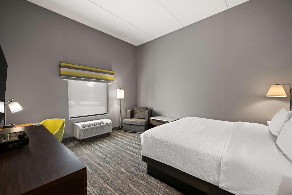 Postel nebo postele na pokoji v ubytování Hampton Inn & Suites Poughkeepsie
