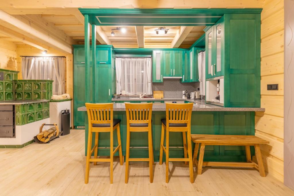 Kuchyň nebo kuchyňský kout v ubytování Wellness Chalet Kohútka