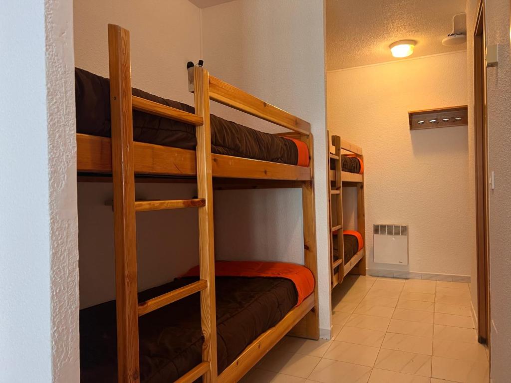 Palanda nebo palandy na pokoji v ubytování Frontera Blanca