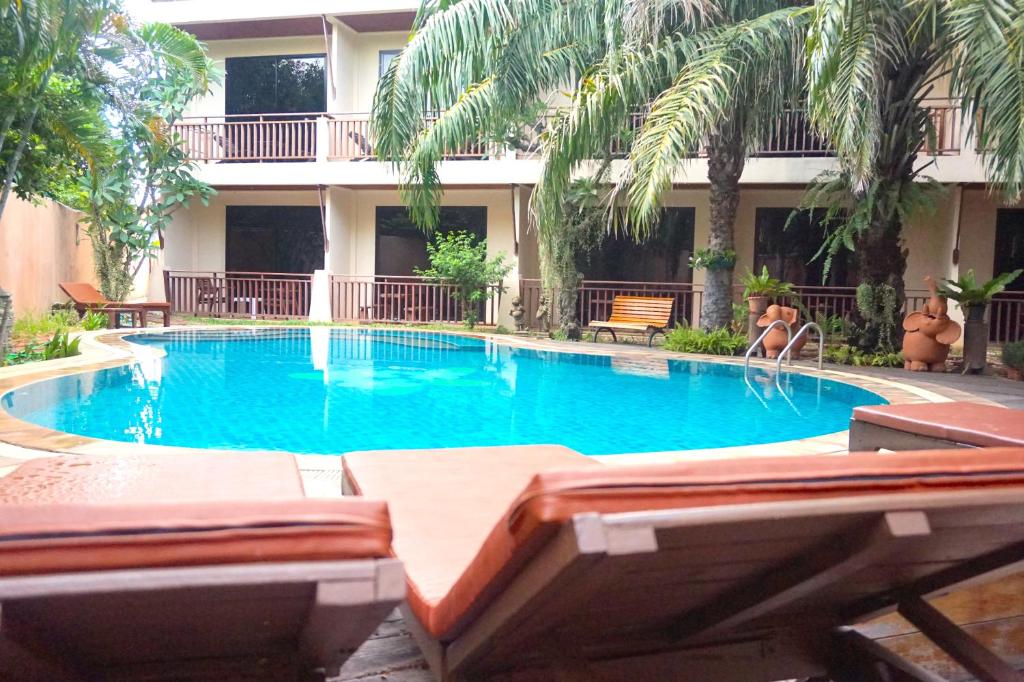 Bazén v ubytování Thai Pura Resort nebo v jeho okolí